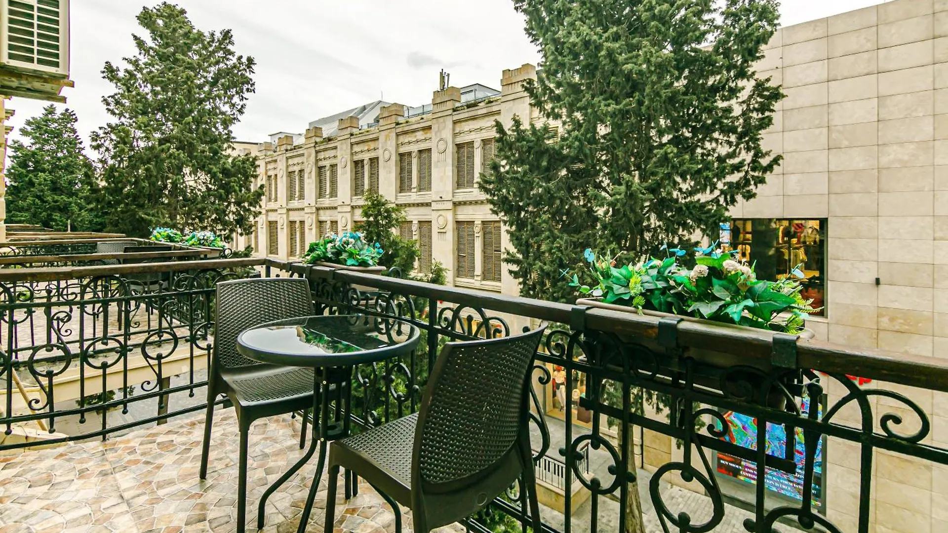 Green Park Inn Baku 4*,