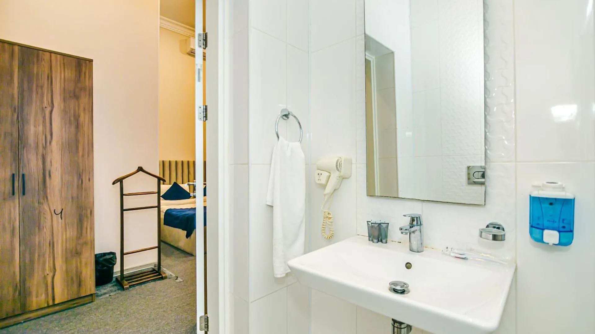 Green Park Inn Bakü 4*,